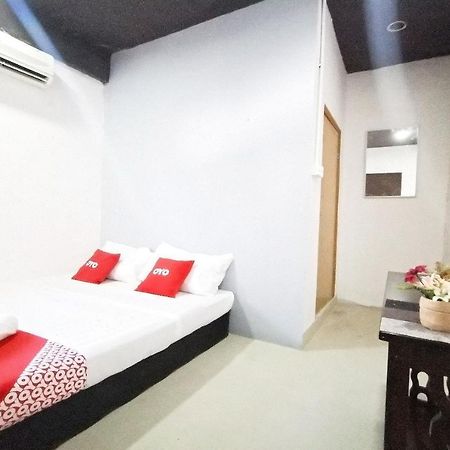 Oyo 89398 Doorbellz Hotell Kota Kinabalu Eksteriør bilde