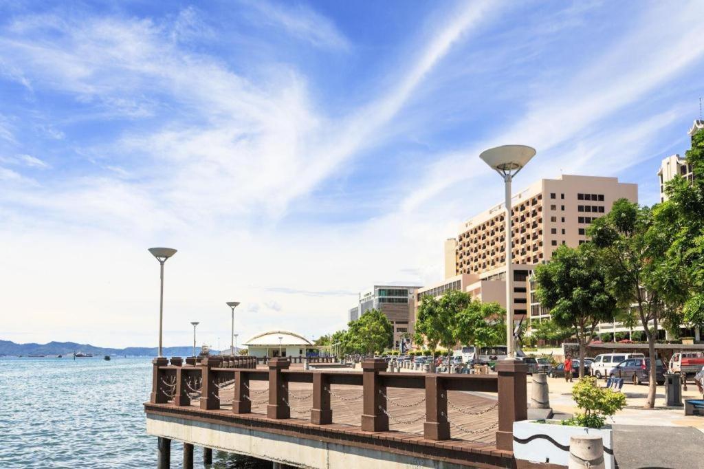 Oyo 89398 Doorbellz Hotell Kota Kinabalu Eksteriør bilde