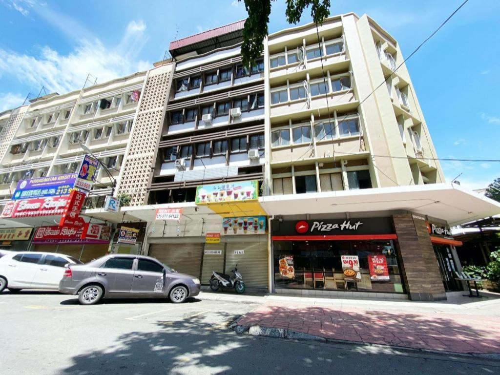 Oyo 89398 Doorbellz Hotell Kota Kinabalu Eksteriør bilde