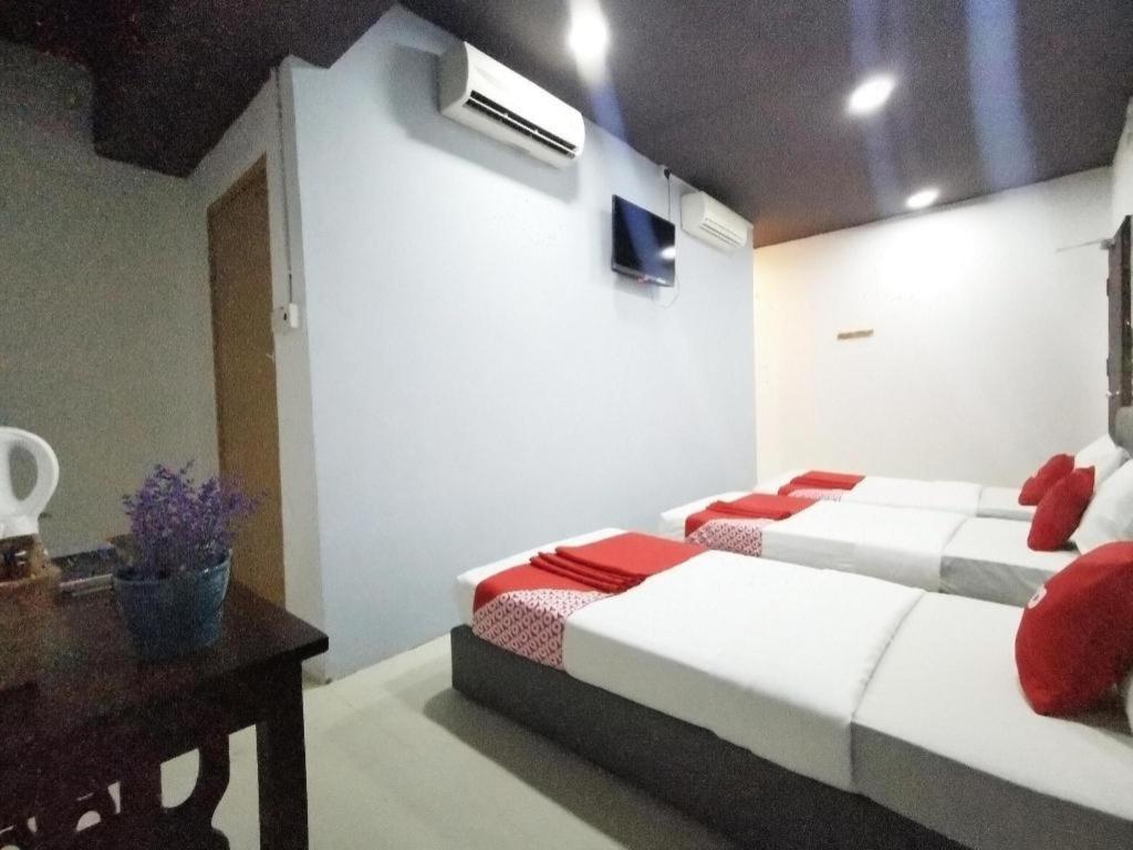 Oyo 89398 Doorbellz Hotell Kota Kinabalu Eksteriør bilde