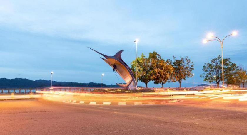 Oyo 89398 Doorbellz Hotell Kota Kinabalu Eksteriør bilde