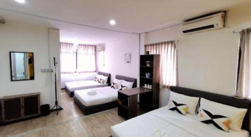 Oyo 89398 Doorbellz Hotell Kota Kinabalu Eksteriør bilde