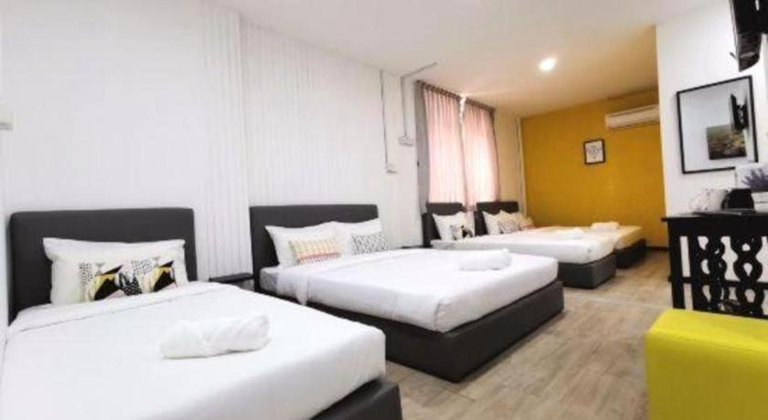 Oyo 89398 Doorbellz Hotell Kota Kinabalu Eksteriør bilde
