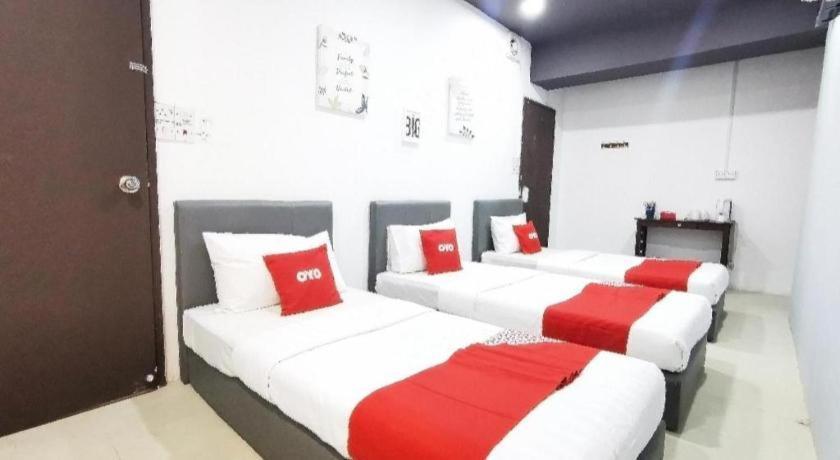 Oyo 89398 Doorbellz Hotell Kota Kinabalu Eksteriør bilde