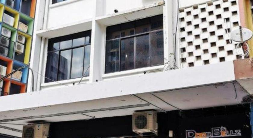 Oyo 89398 Doorbellz Hotell Kota Kinabalu Eksteriør bilde