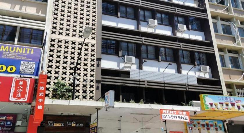 Oyo 89398 Doorbellz Hotell Kota Kinabalu Eksteriør bilde