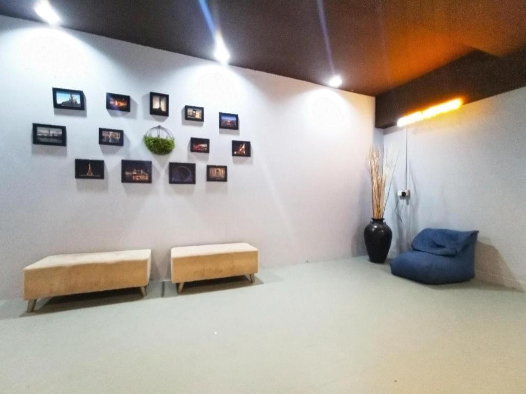Oyo 89398 Doorbellz Hotell Kota Kinabalu Eksteriør bilde